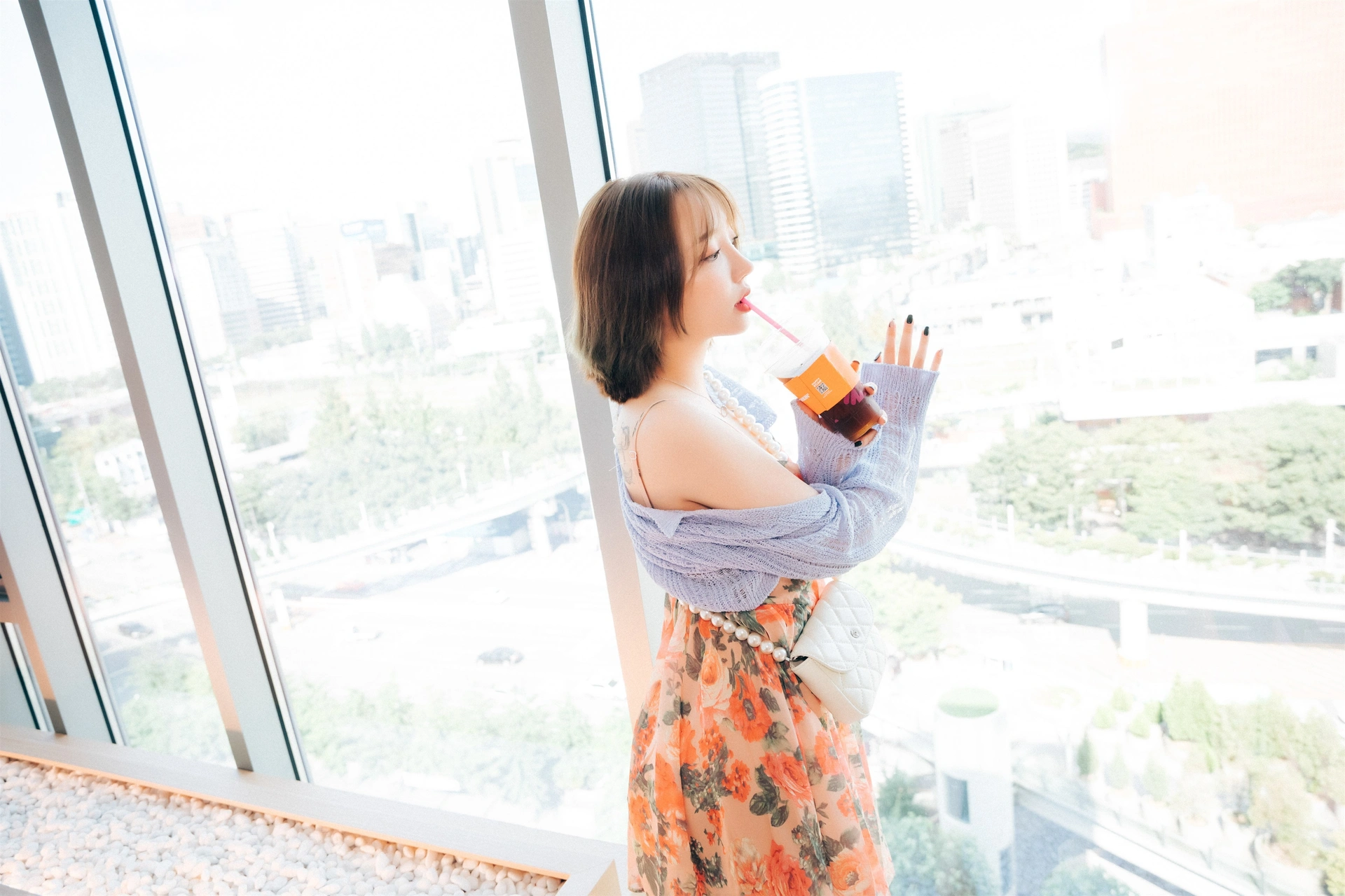 021.[Loozy] -  Son Ye-Eun - Lover in Hotel 1