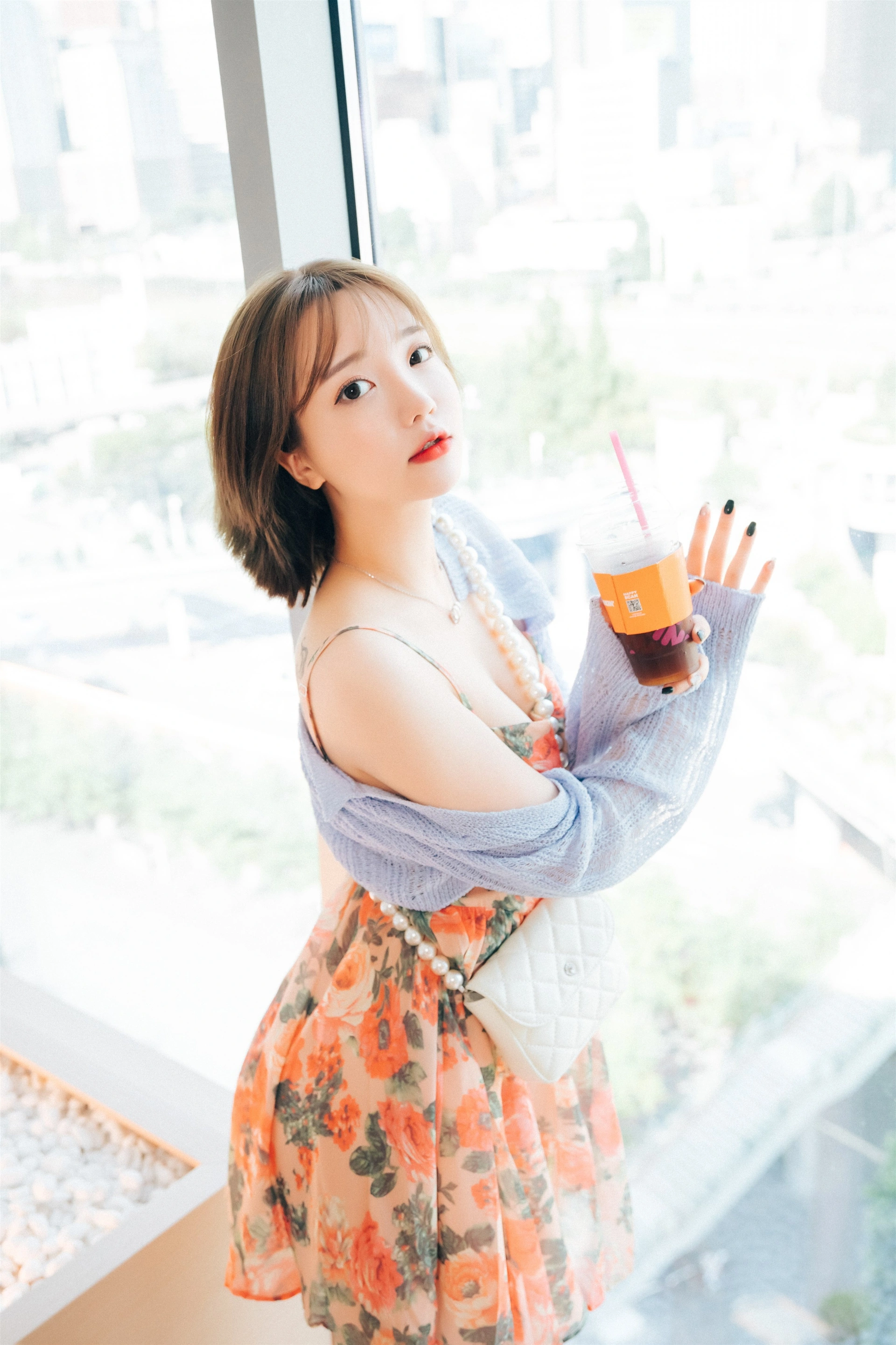 021.[Loozy] -  Son Ye-Eun - Lover in Hotel 2